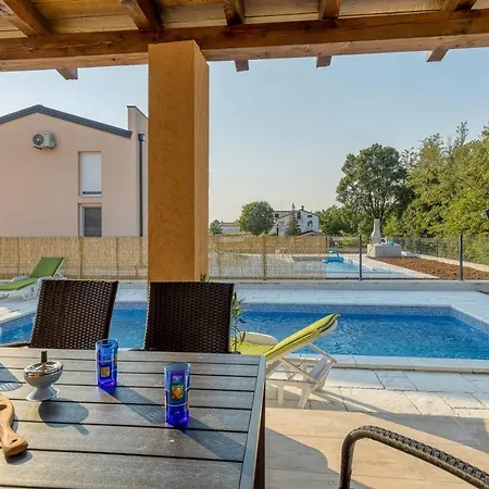 Mmi Village 4* Tinjan