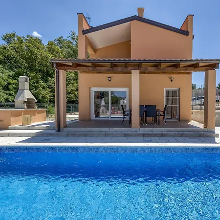 Mmi Village 4*