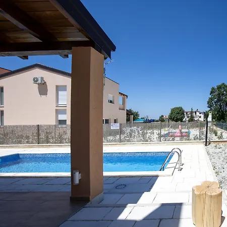 Mmi Village Pensjonat 4*